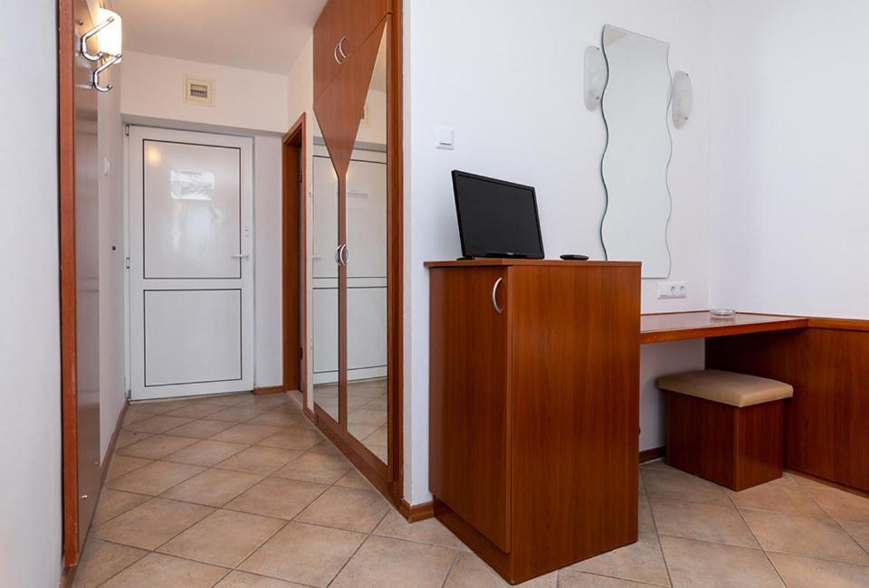 Tourist Settlement Brzet Hotel Omiš Exterior foto
