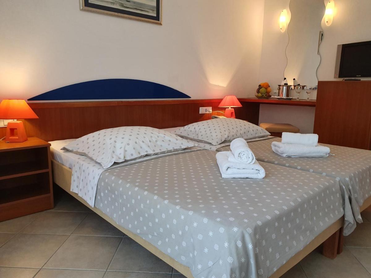 Tourist Settlement Brzet Hotel Omiš Exterior foto