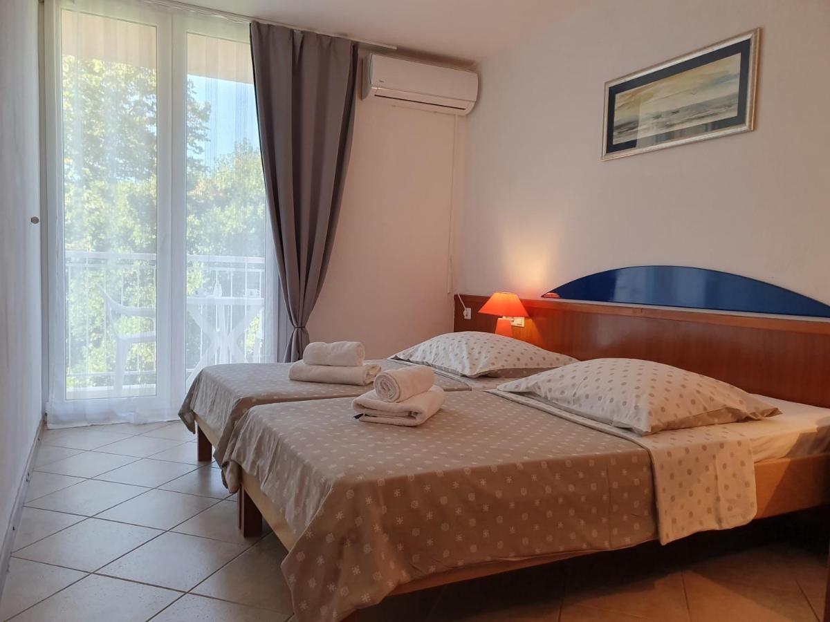 Tourist Settlement Brzet Hotel Omiš Exterior foto